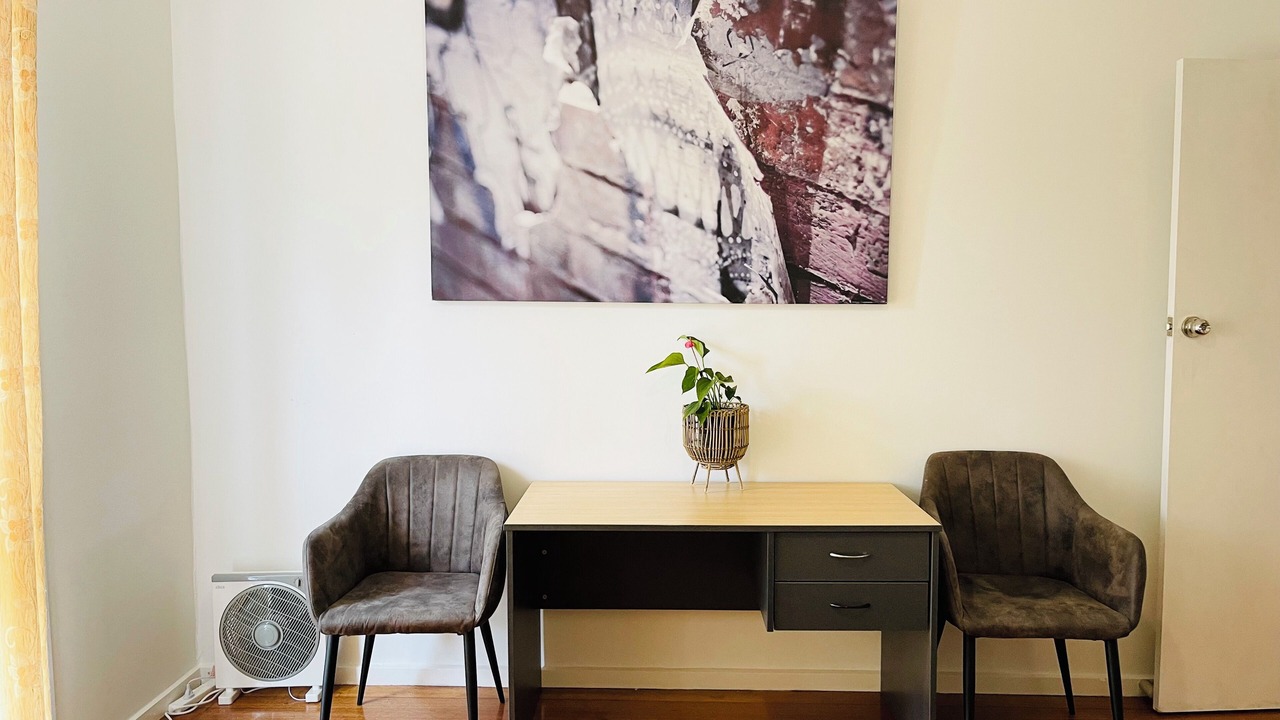 Photo of Others in Sunshine West