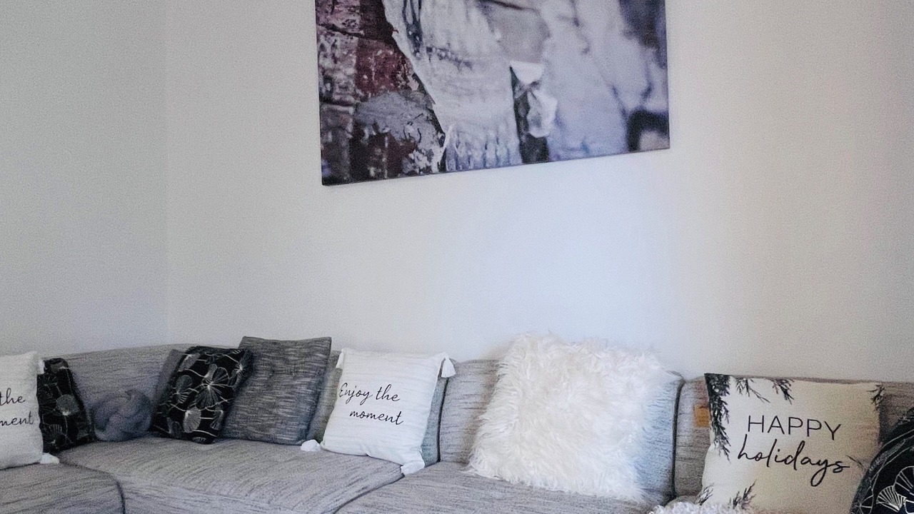 Photo of Livingroom in Sunshine West