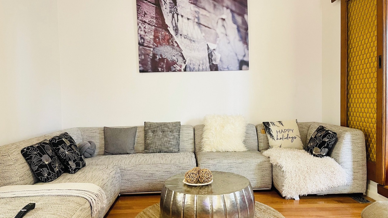 Photo of Livingroom in Sunshine West