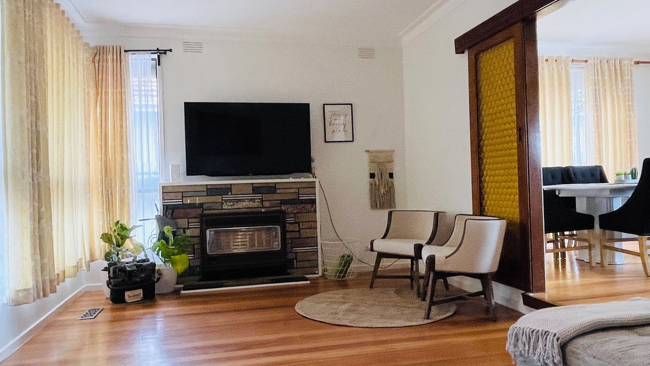 Photo of Livingroom in Sunshine West