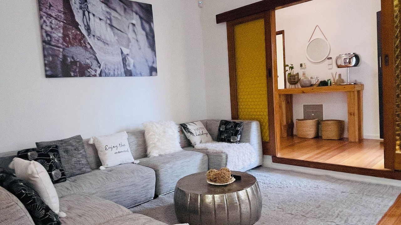 Photo of Livingroom in Sunshine West