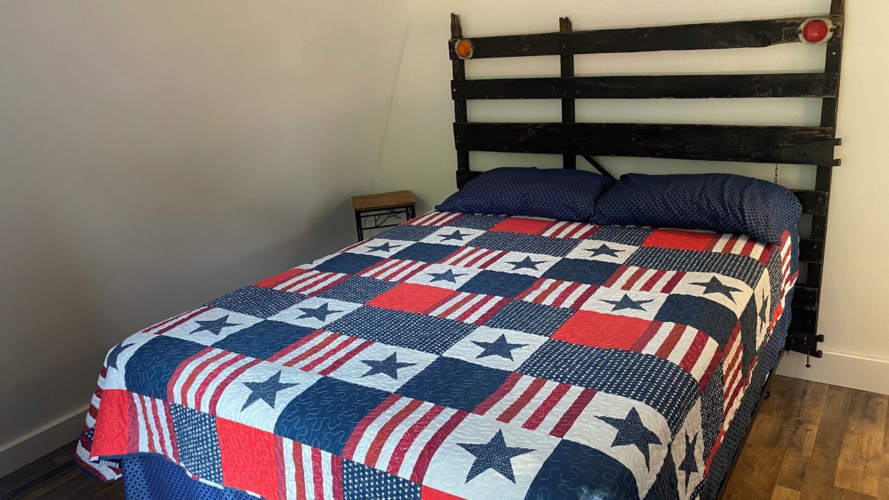 Photo of Bedroom in Adrian