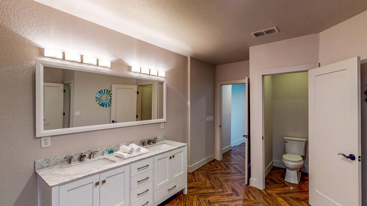 Photo of Bathroom in Lake Bridgeport