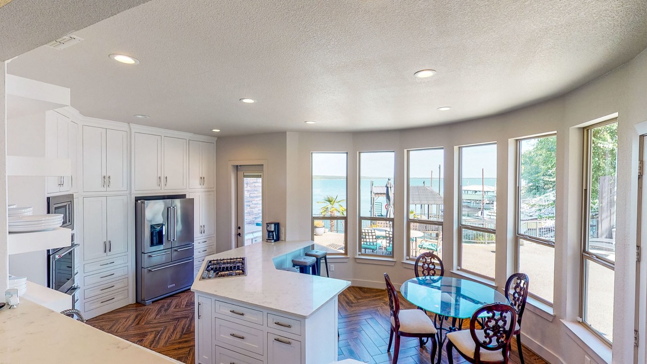 Photo of Kitchen in Lake Bridgeport