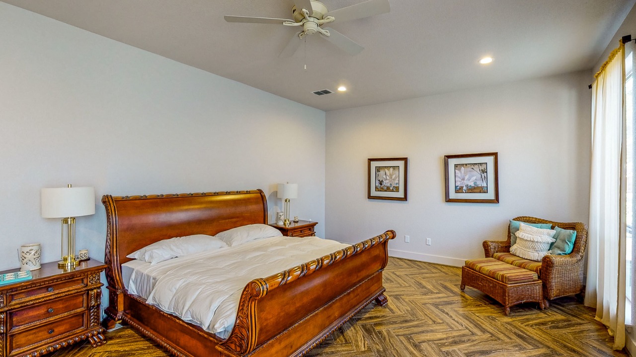 Photo of Bedroom in Lake Bridgeport