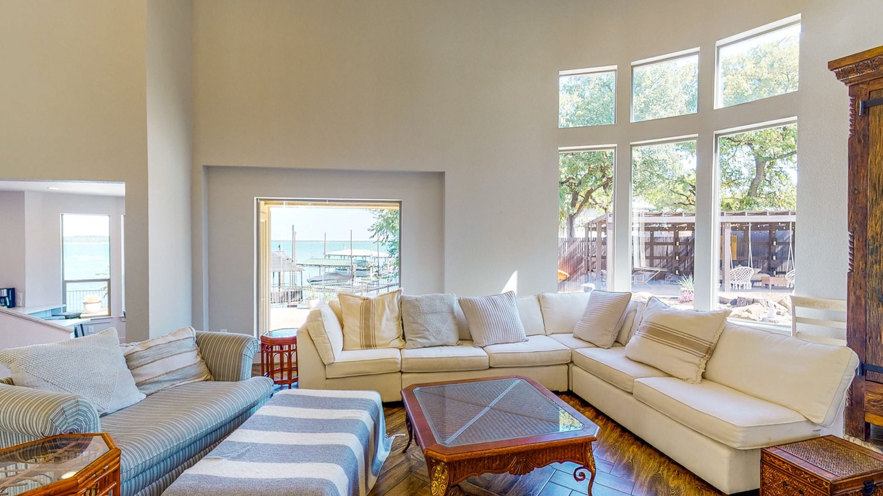 Photo of Livingroom in Lake Bridgeport