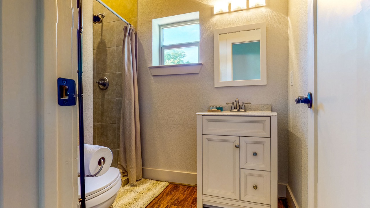 Photo of Bathroom in Lake Bridgeport