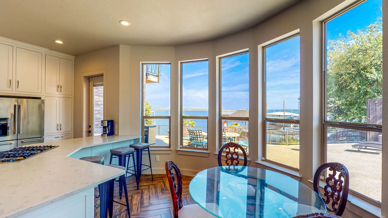 Photo of Kitchen in Lake Bridgeport