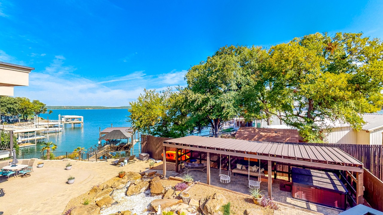 Photo of Patio Balcony in Lake Bridgeport