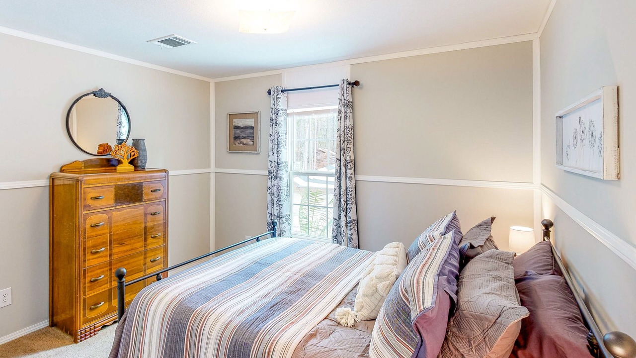 Photo of Bedroom in Jennings