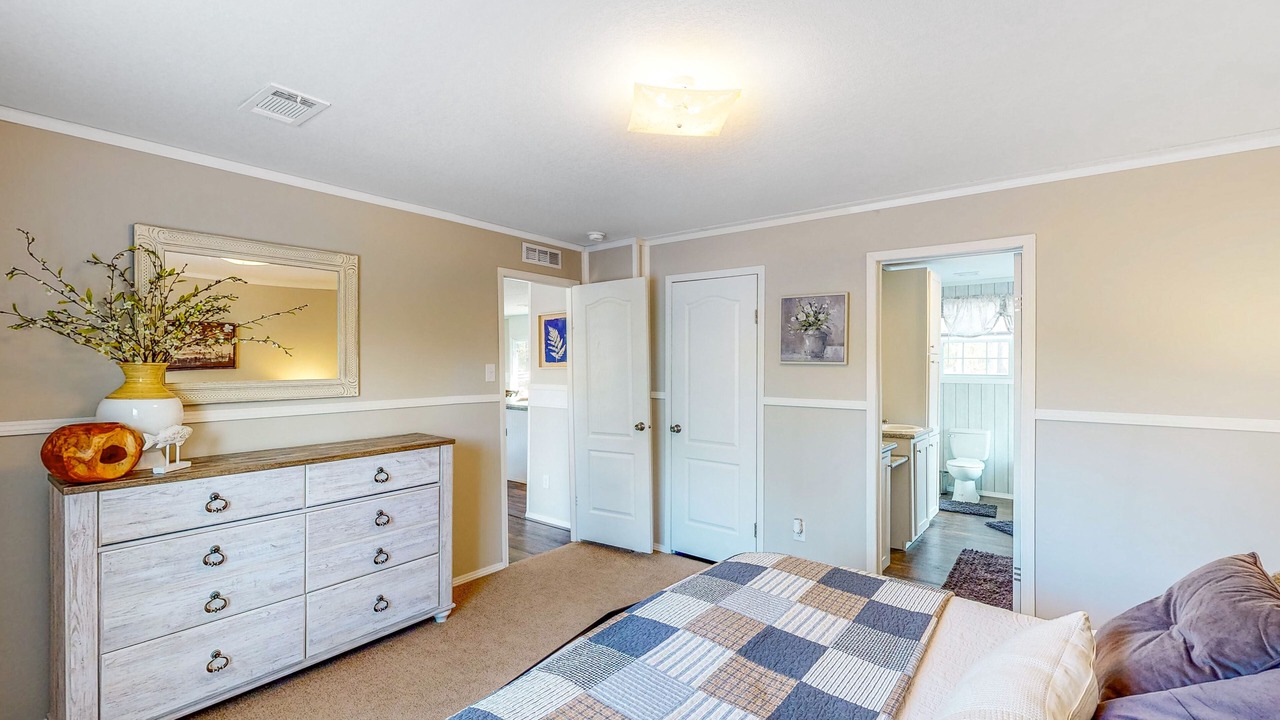 Photo of Bedroom in Jennings