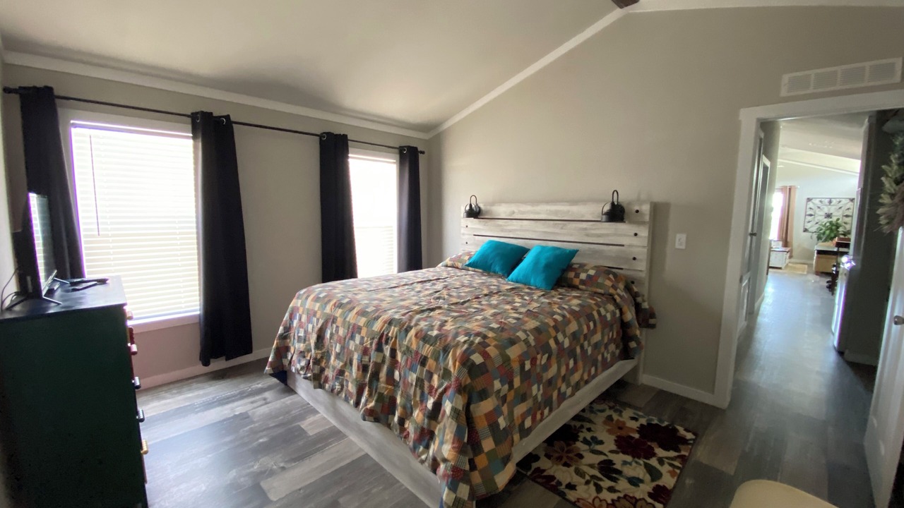 Photo of Bedroom in Junction