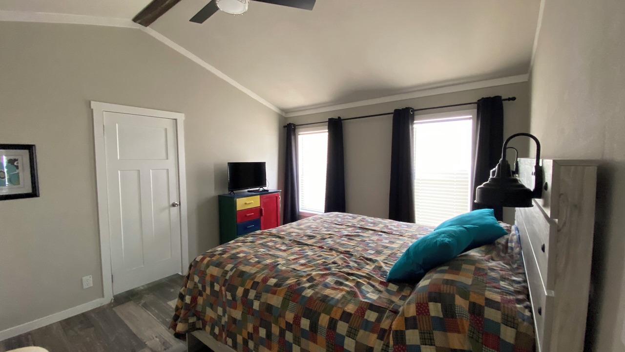 Photo of Bedroom in Junction