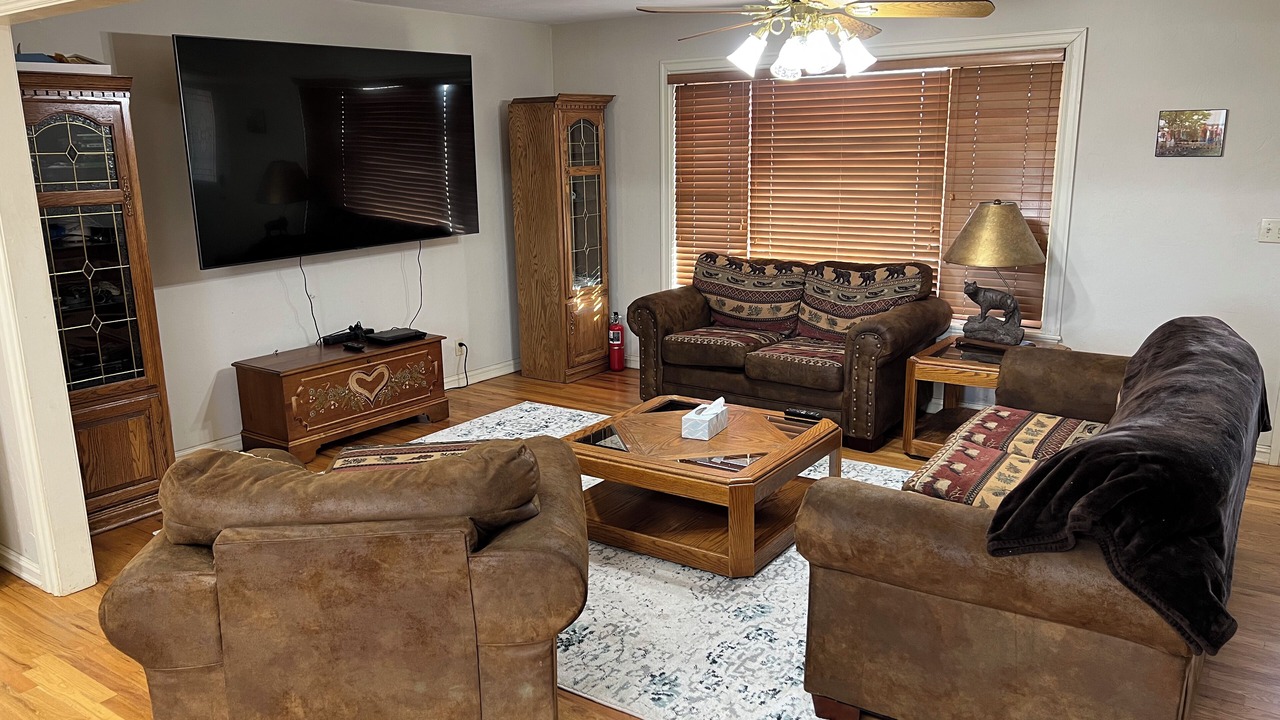 Photo of Livingroom in Osage County