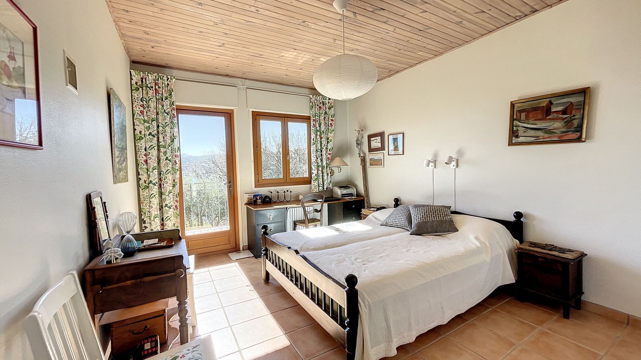 Photo of Bedroom in Oms