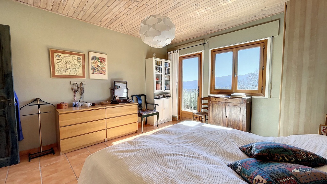 Photo of Bedroom in Oms