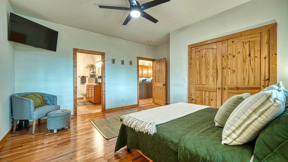 Photo of Bedroom in Young Harris