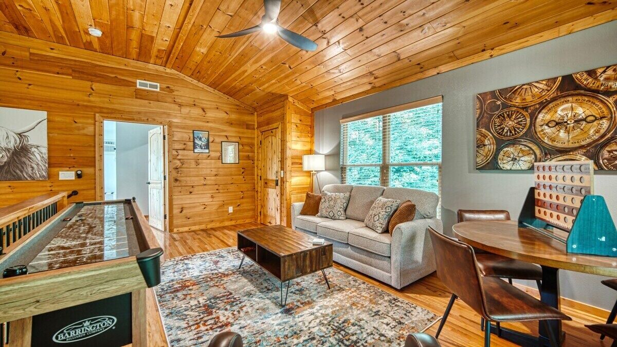 Photo of Livingroom in Young Harris