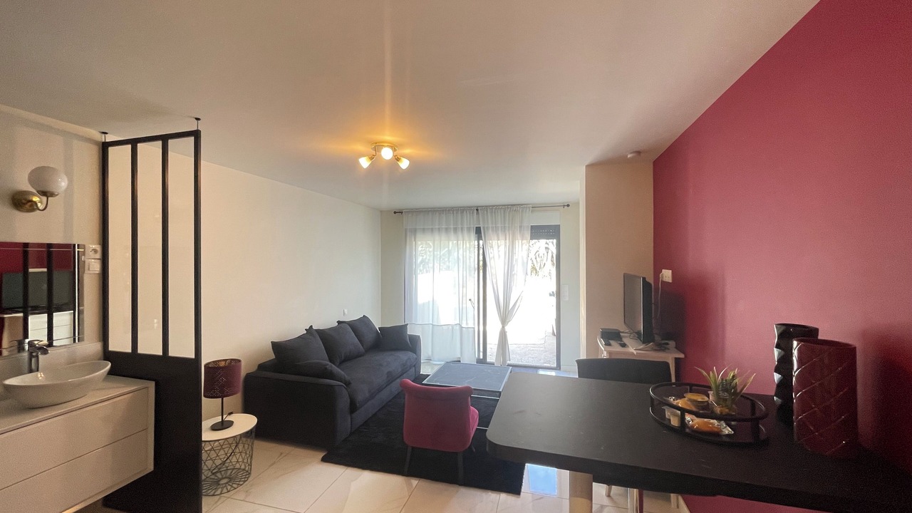 Photo of Livingroom in Bessan