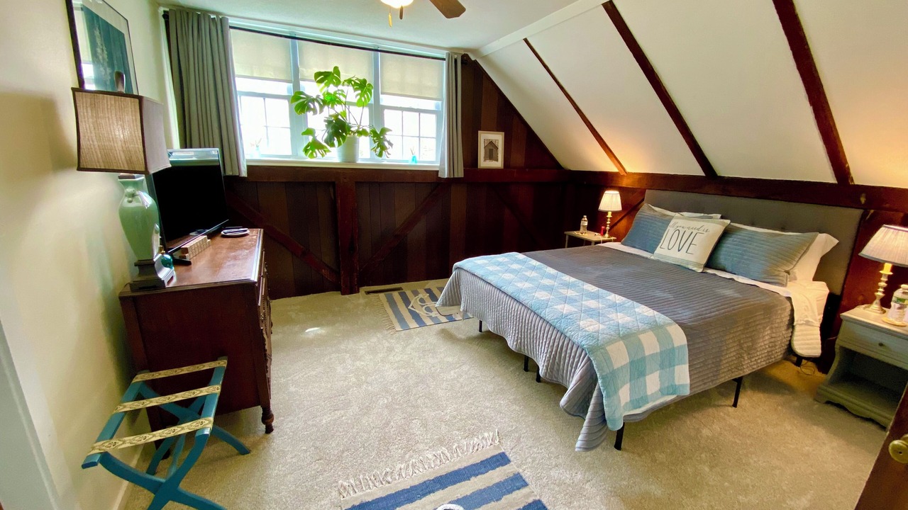 Photo of Bedroom in Waldoboro