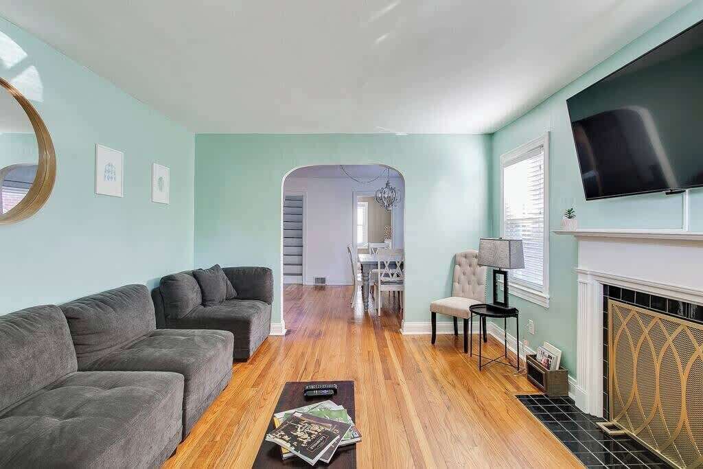 Photo of Livingroom in Germantown