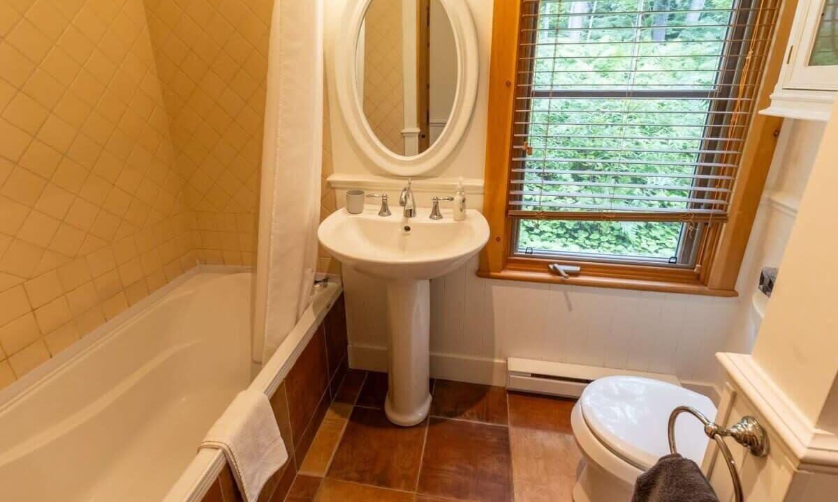 Photo of Bathroom in Pohenegamook