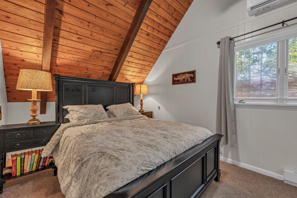 Photo of Bedroom in Beech Mountain