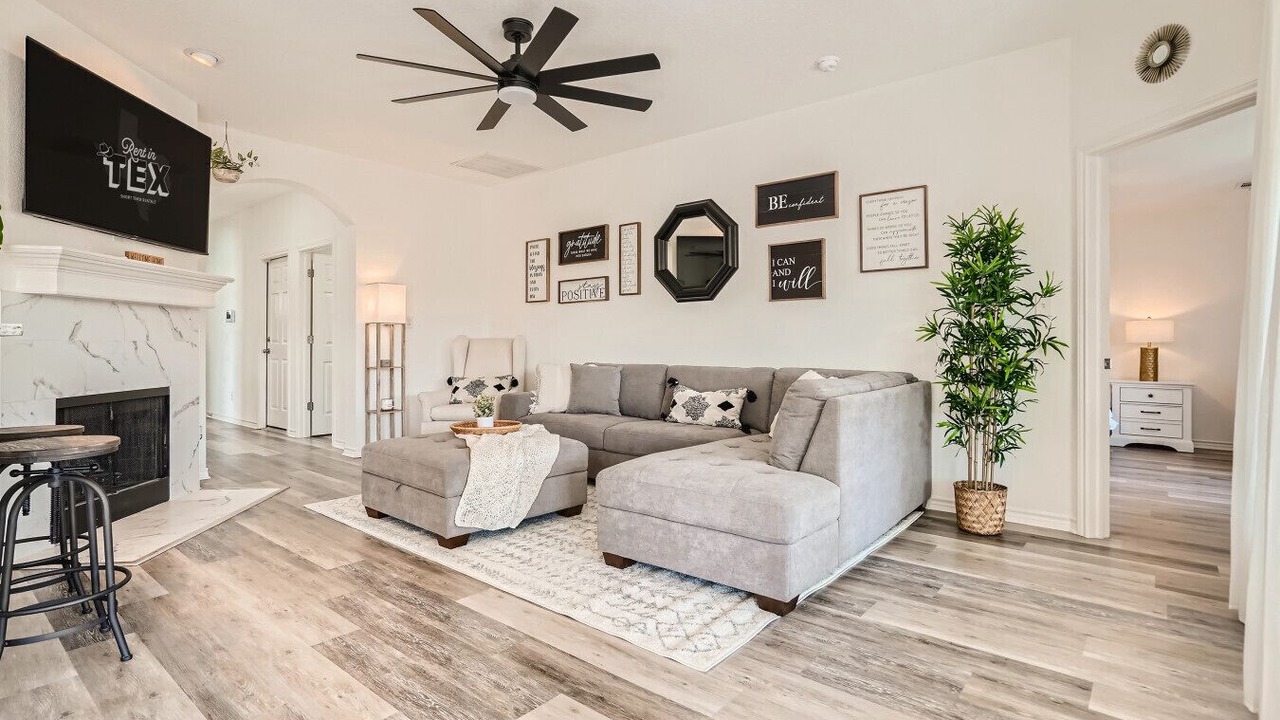Photo of Livingroom in Pflugerville