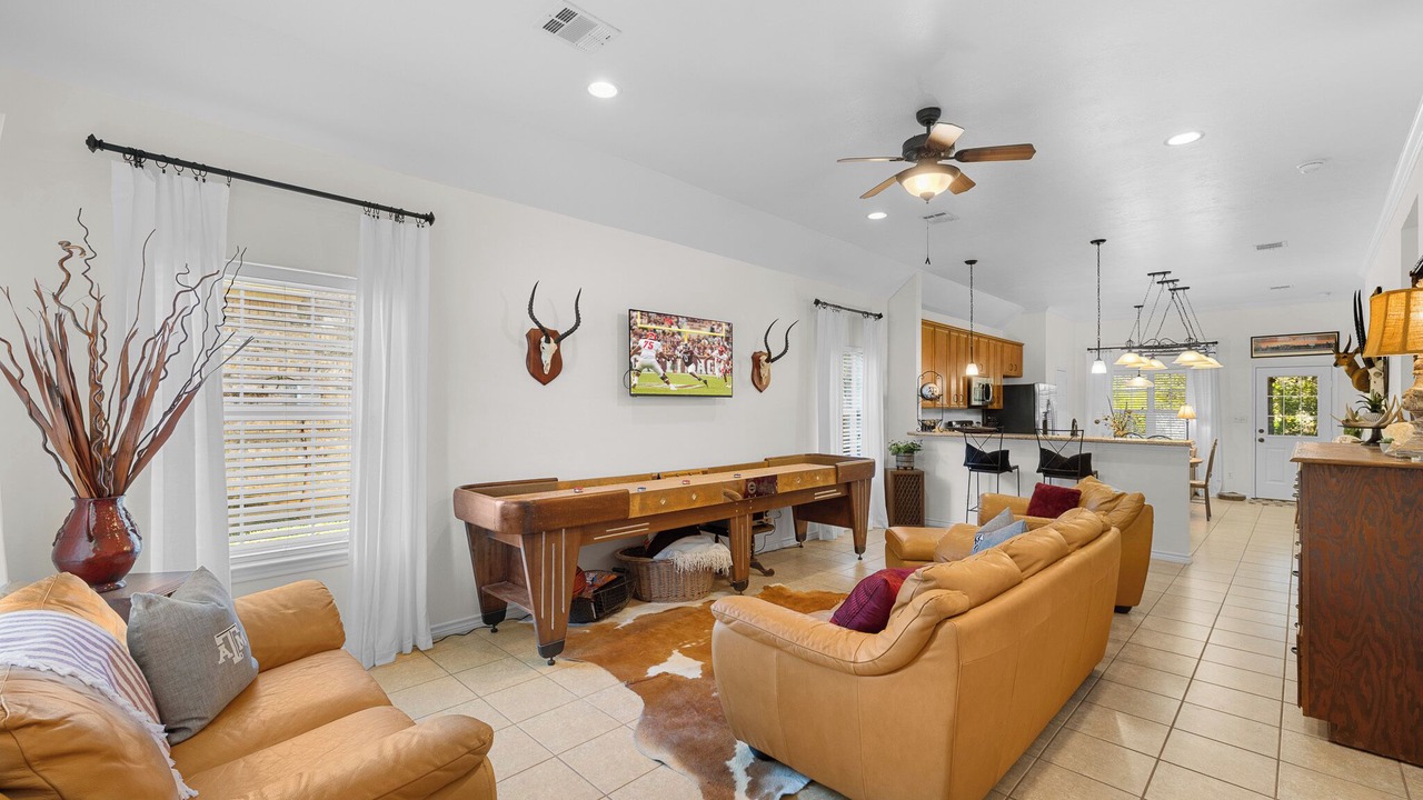 Photo of Livingroom in College Station