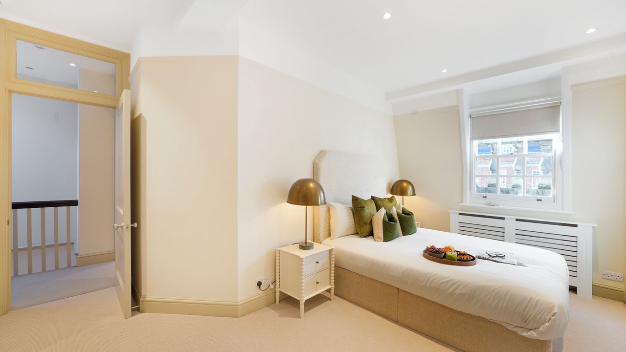 Photo of Bedroom in Royal Borough of Kensington and Chelsea