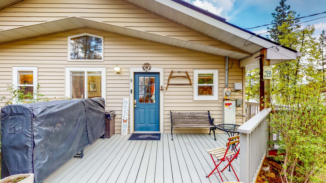 Photo of Patio Balcony in Loon Lake