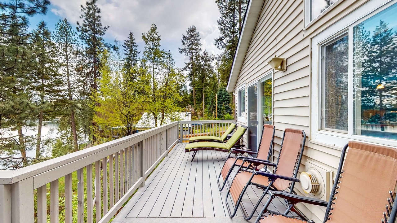Photo of Patio Balcony in Loon Lake