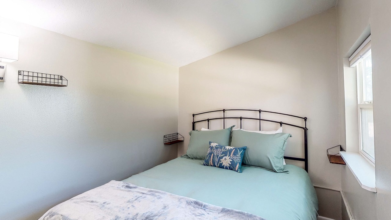 Photo of Bedroom in Onalaska