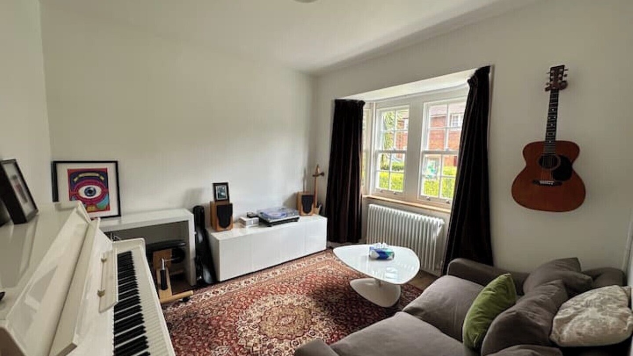 Photo of Livingroom in College Park and Old Oak