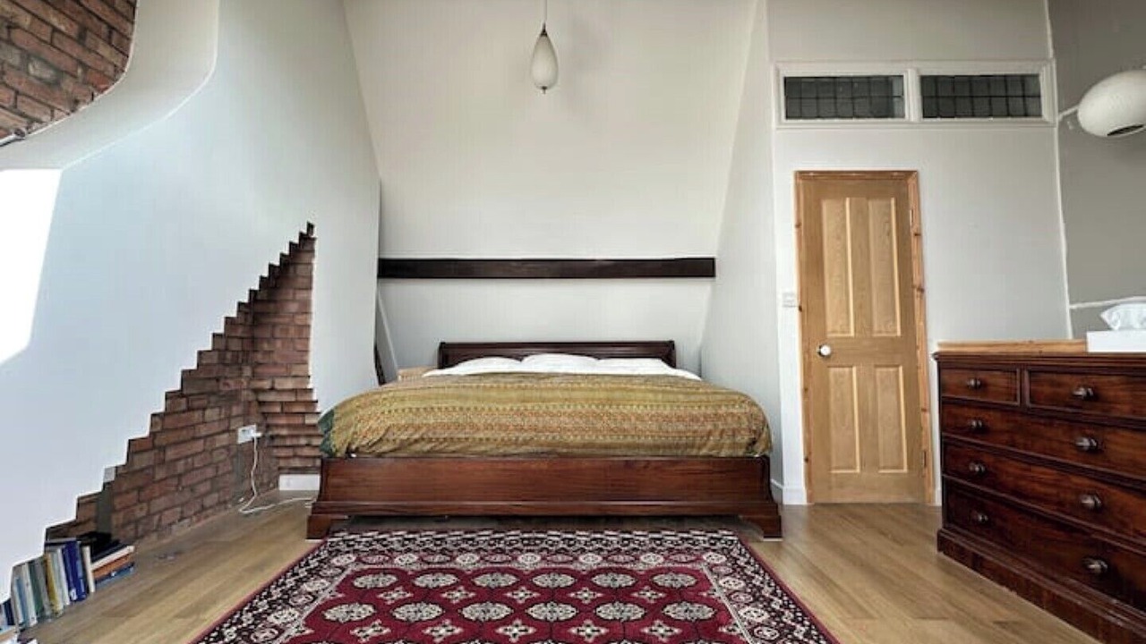 Photo of Bedroom in College Park and Old Oak