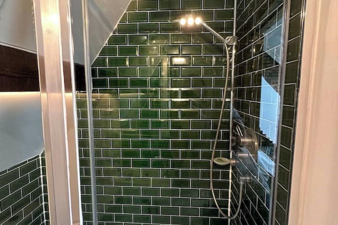 Photo of Bathroom in College Park and Old Oak