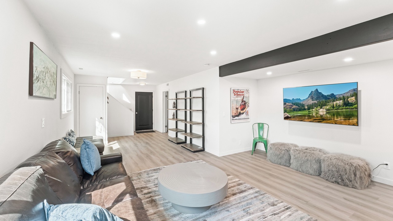 Photo of Livingroom in North Park City