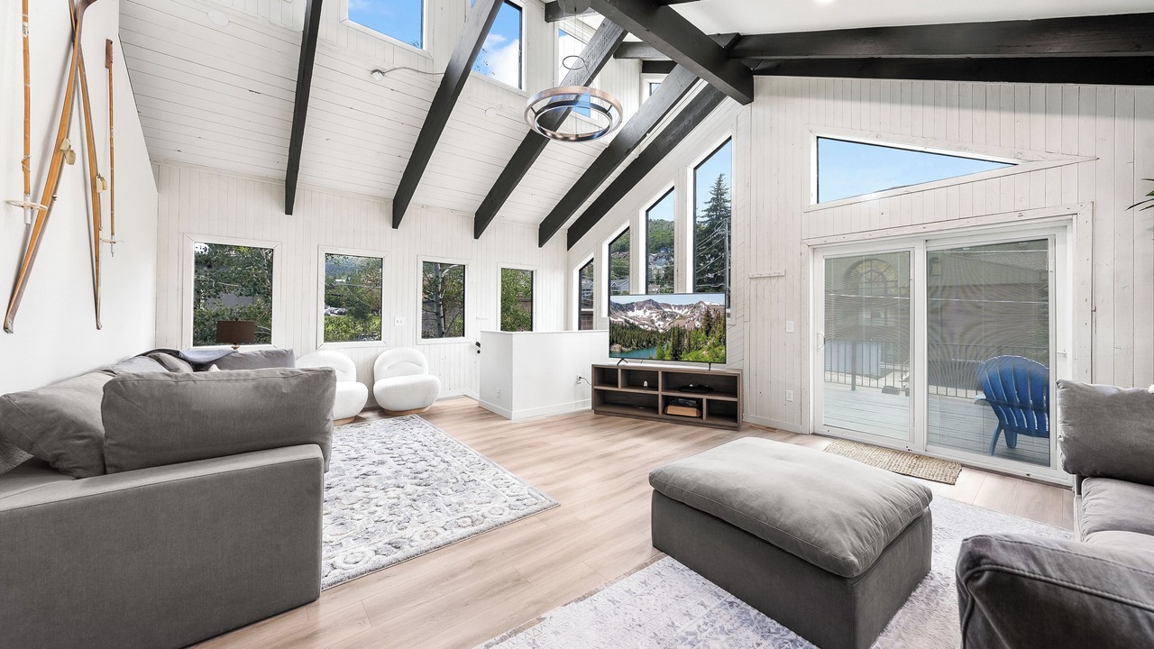 Photo of Livingroom in North Park City