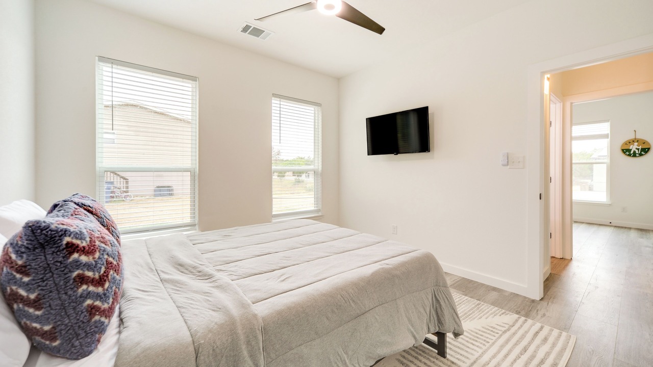 Photo of Bedroom in Canyon Lake
