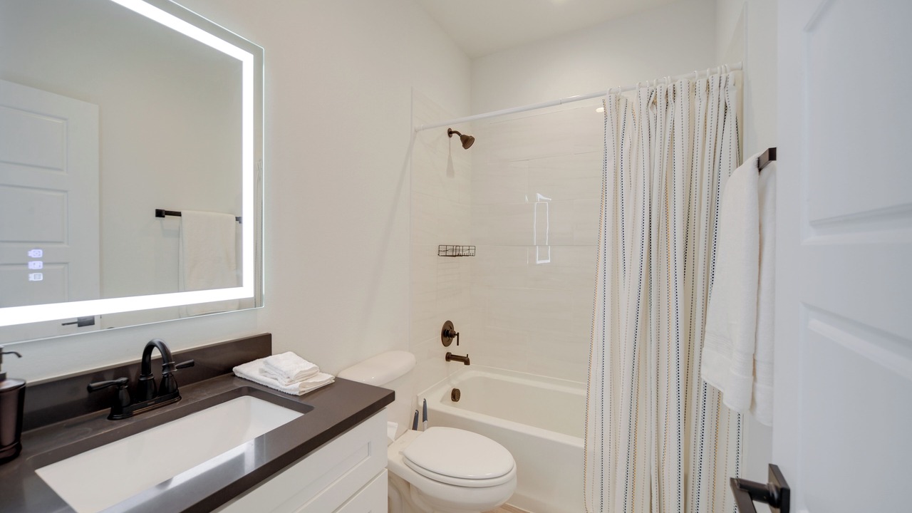 Photo of Bathroom in Canyon Lake