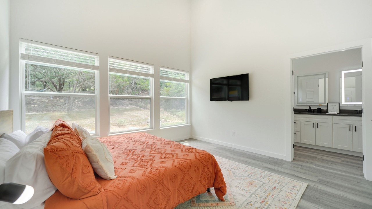 Photo of Bedroom in Canyon Lake