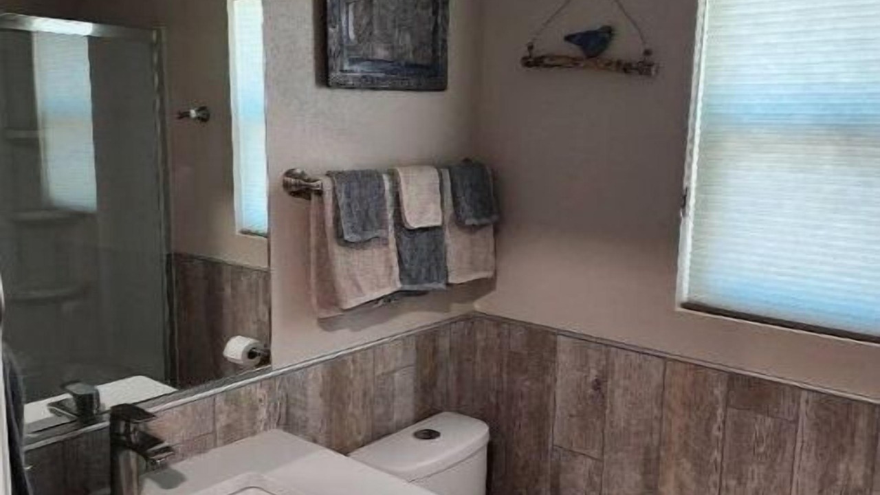 Photo of Bathroom in Oroville East