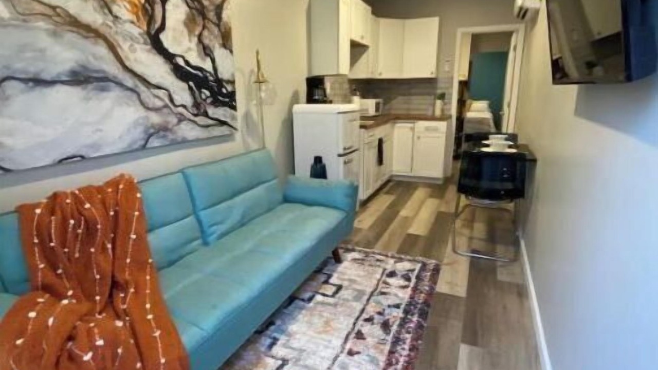 Photo of Livingroom in Hillsboro