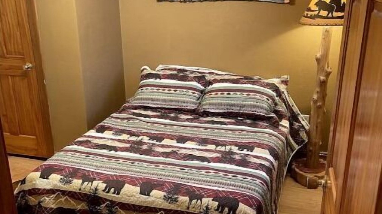 Photo of Bedroom in Lansing