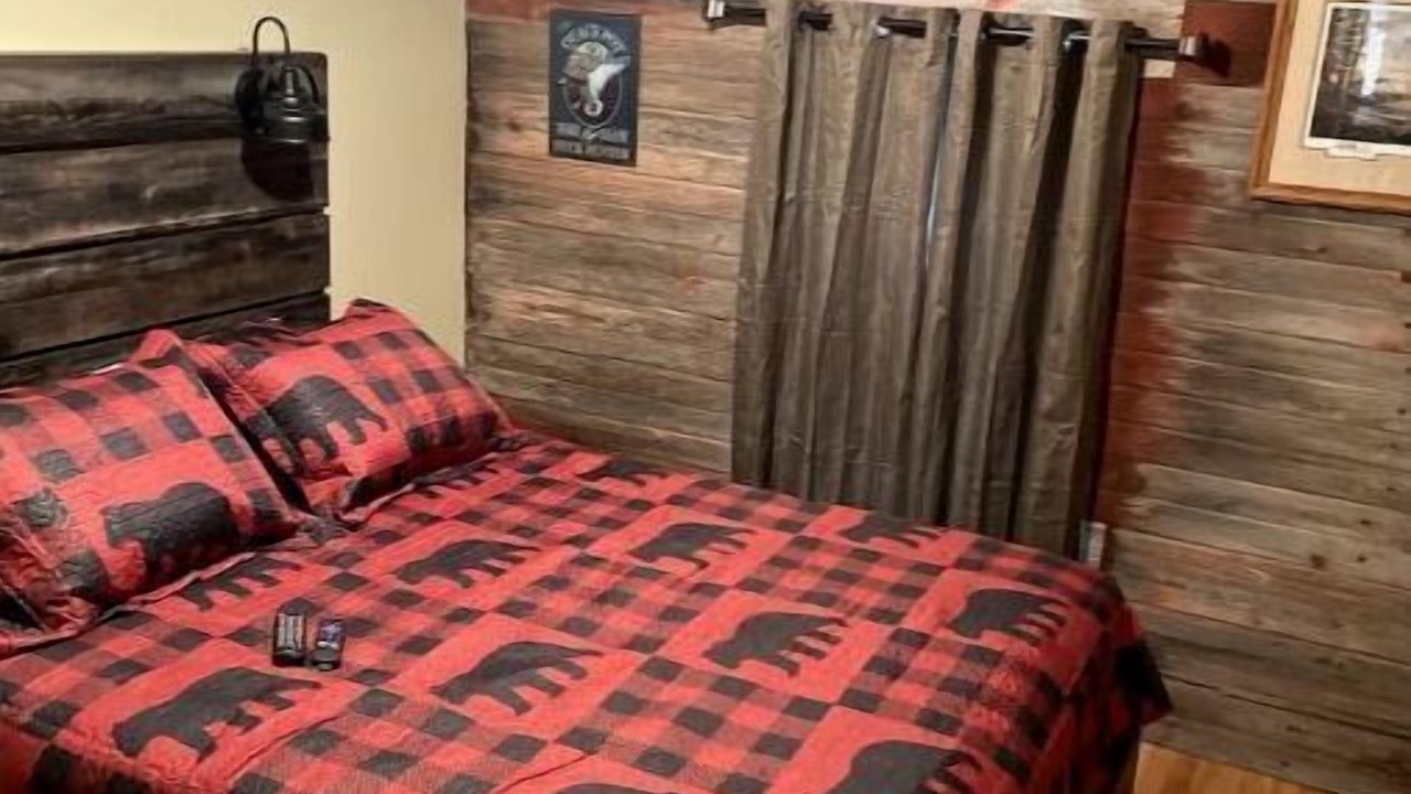 Photo of Bedroom in Lansing