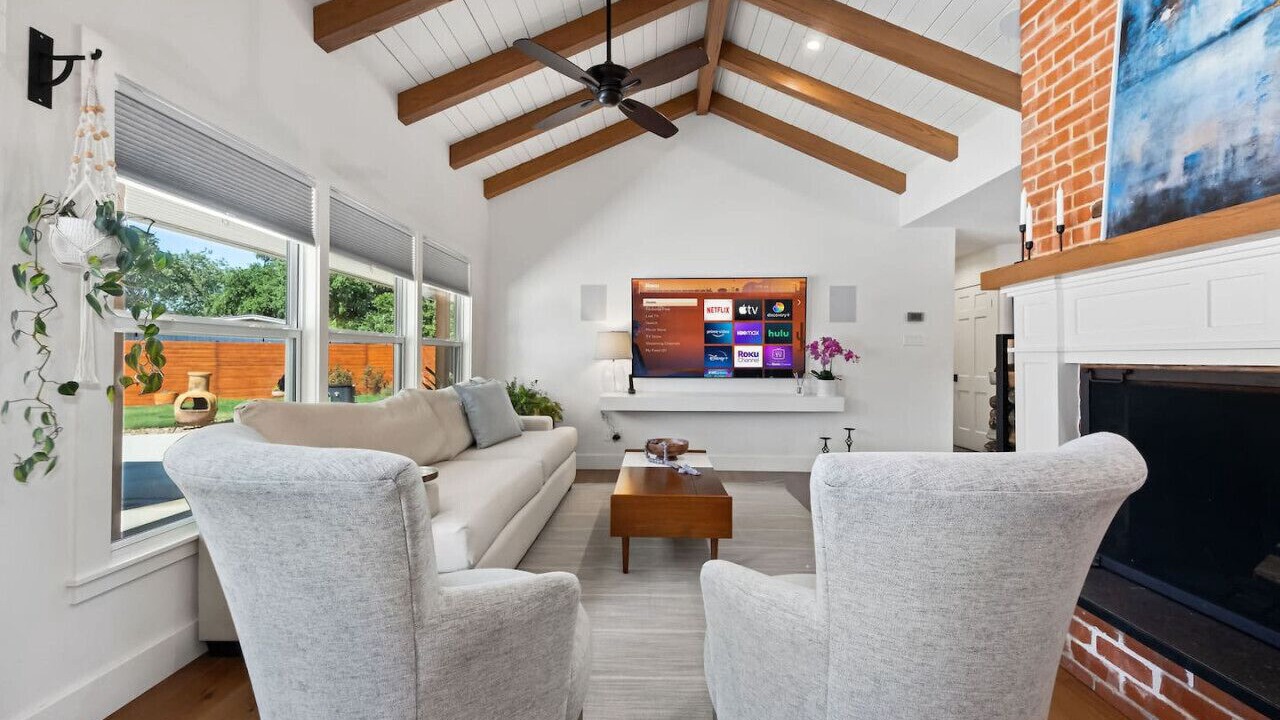 Photo of Livingroom in Castle Hills