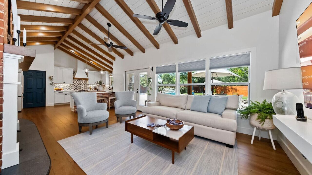 Photo of Livingroom in Castle Hills