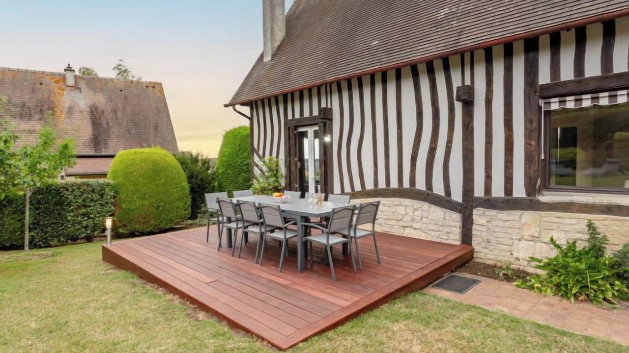 Photo of Others in Touques