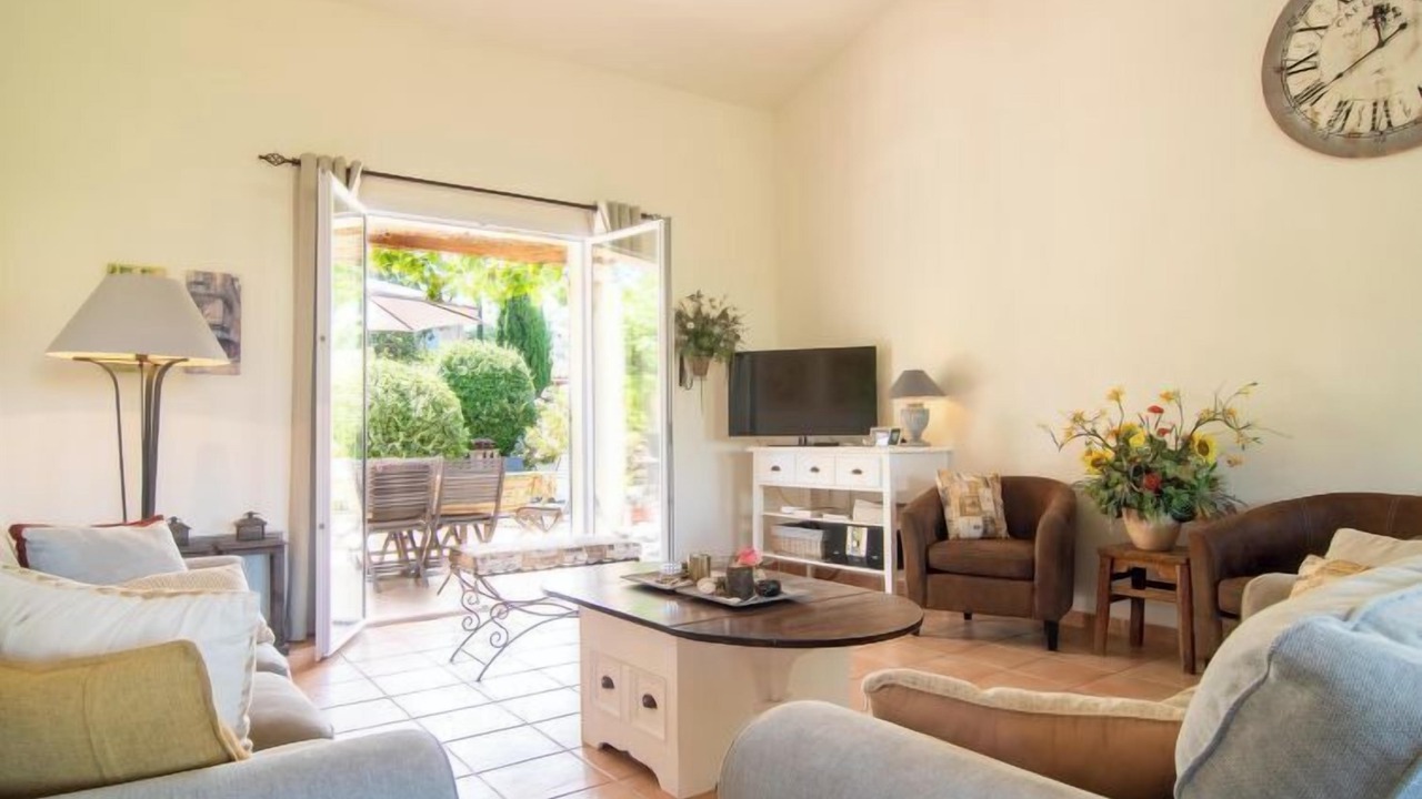 Photo of Livingroom in Nans-les-Pins