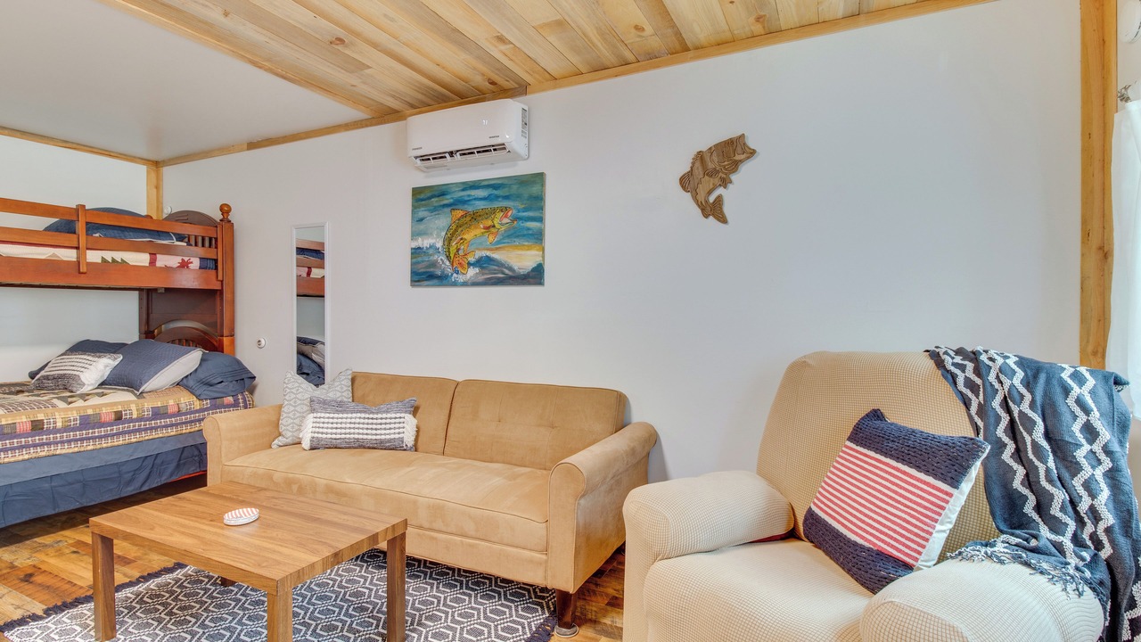 Photo of Livingroom in Lone Rock